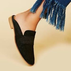 Free People Black Snake Skin Loafer. Size 40